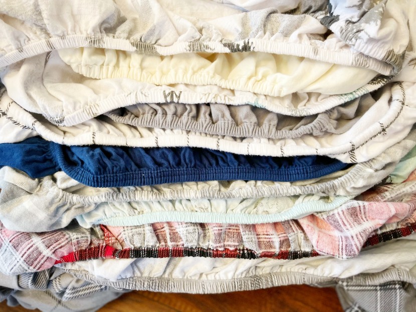 flannel sheets - directly comparing the size, stretchiness, and strength of every...