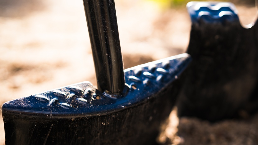 gardening shovel - this fiskars long handle shovel has very large steps.