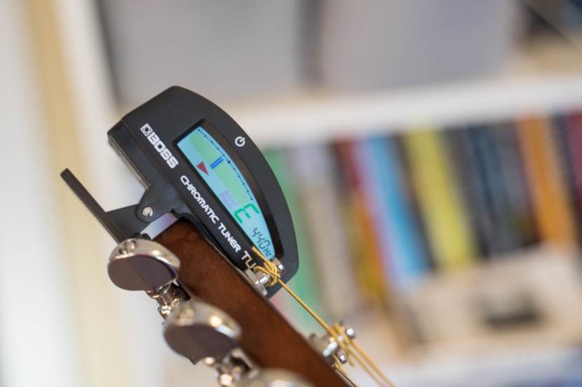 guitar tuner - this tuner&#039;s acu-pitch feature makes it easy to see when you&#039;re in...