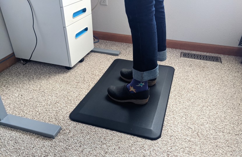 standing desk mat - the comfilife anti-fatigue mat&#039;s low price and generous cushioning...