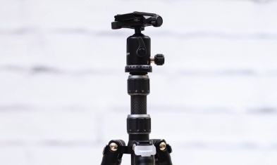travel tripod - the k&amp;amp;f concept carbon fiber has a simplistic head that performs...