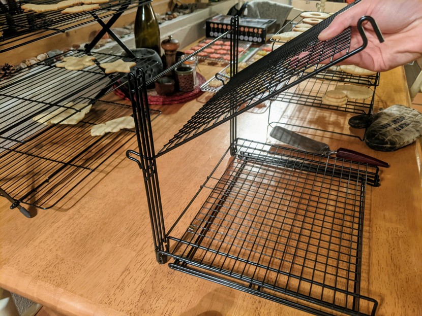 cooling rack - the gridded mesh of the betty crocker 3-tier (right) sets it apart...