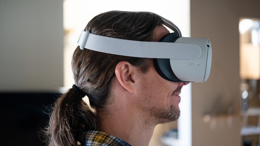 meta quest 2 - the face mask fit is excellent, but this headset feels front-heavy.