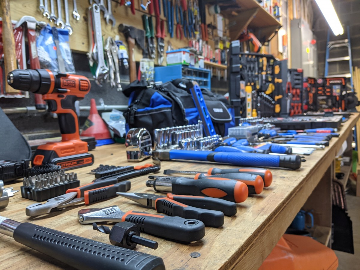 thumbnail image 2 of WORKPRO 156PC Professional Tool Set High Quality Tool Kits Pliers 2 of 9