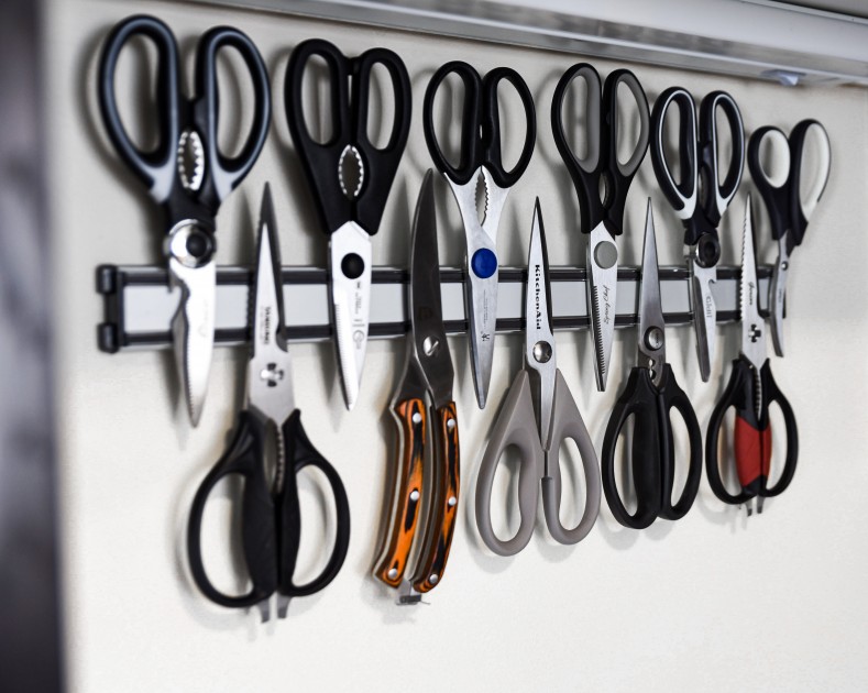 group photo of all kitchen shears in the review