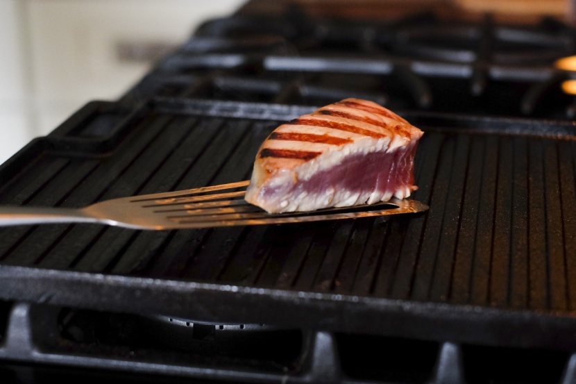 grill pan - the nutrichef produced a picturesque sear on this tuna steak.