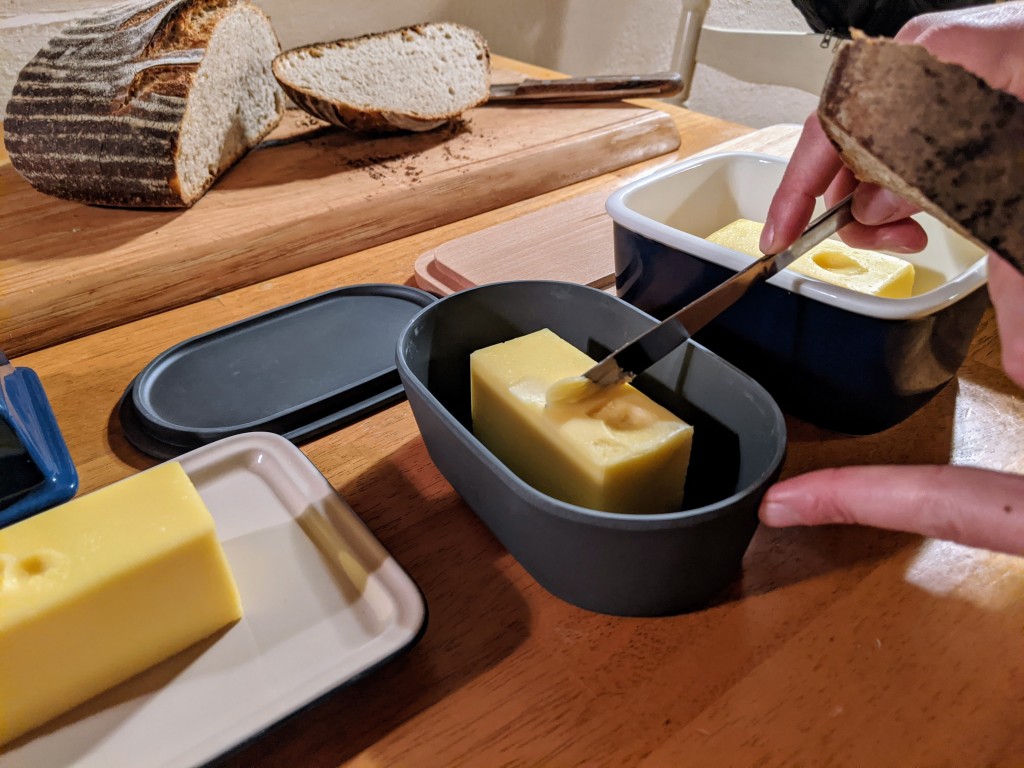 Standard Butter Dish(Colors May Vary)
