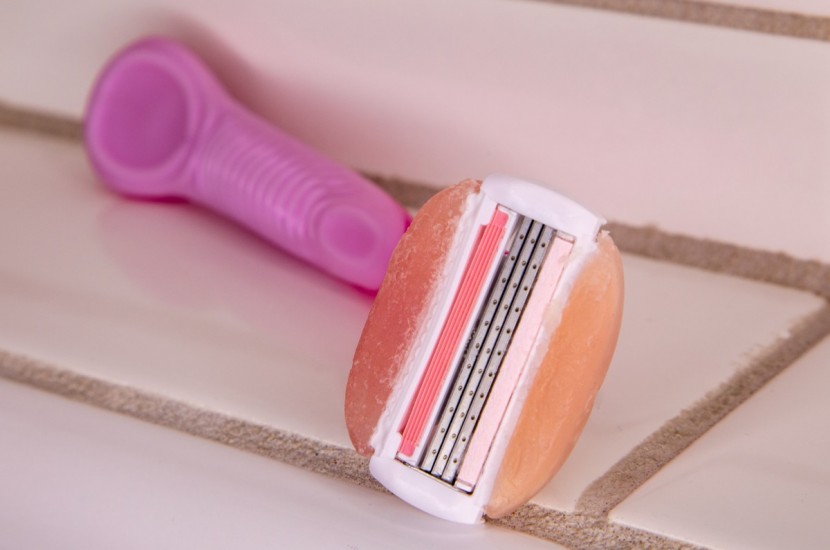 razor womens - the soap strips hinge independently from the head, making this a...