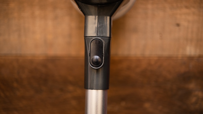 moosoo xl-618a - this vacuum has a low and high power mode, as well as a snap-lock to...