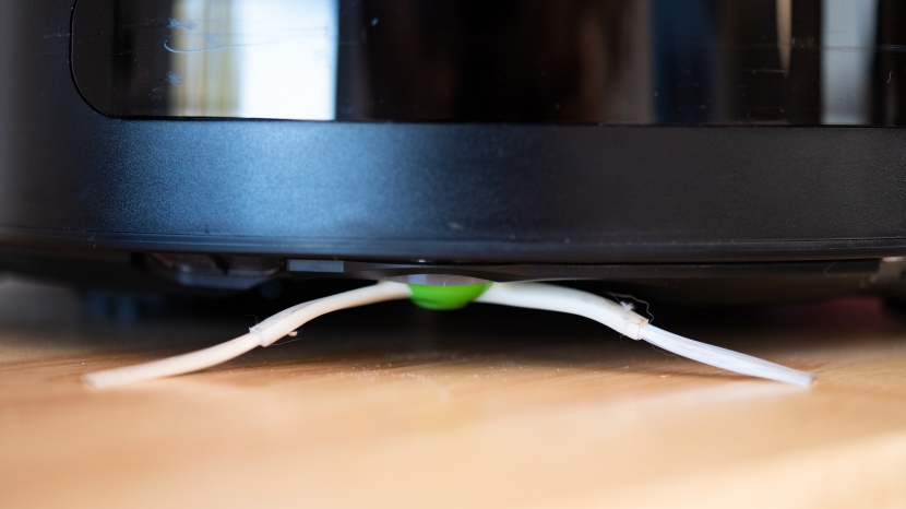 irobot roomba i3+ with clean base automatic dirt disposal - the rotating brush helps this vacuum clean in corners but it could...