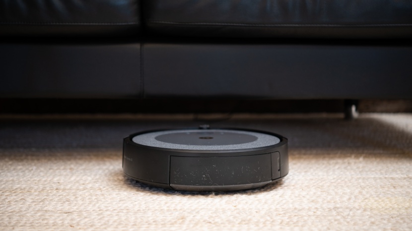 irobot roomba i3+ with clean base automatic dirt disposal - we were quite impressed with the navigation abilities of this 'bot.