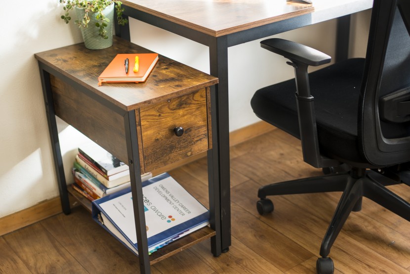 end table - whether by your desk or by your couch, the hoobro table will fit...