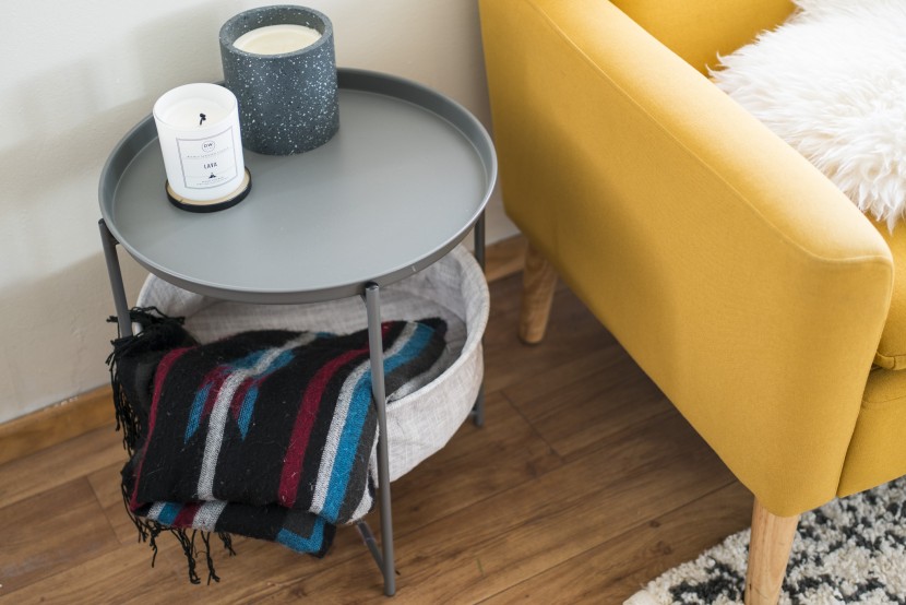 end table - this table has a storage basket and a removable tray top.