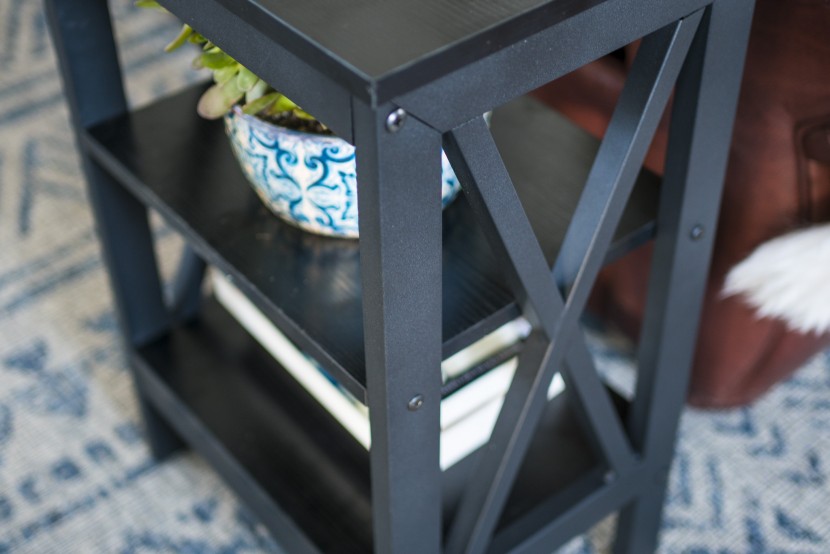 end table - brushed metal legs make the vecelo model feel very high quality.