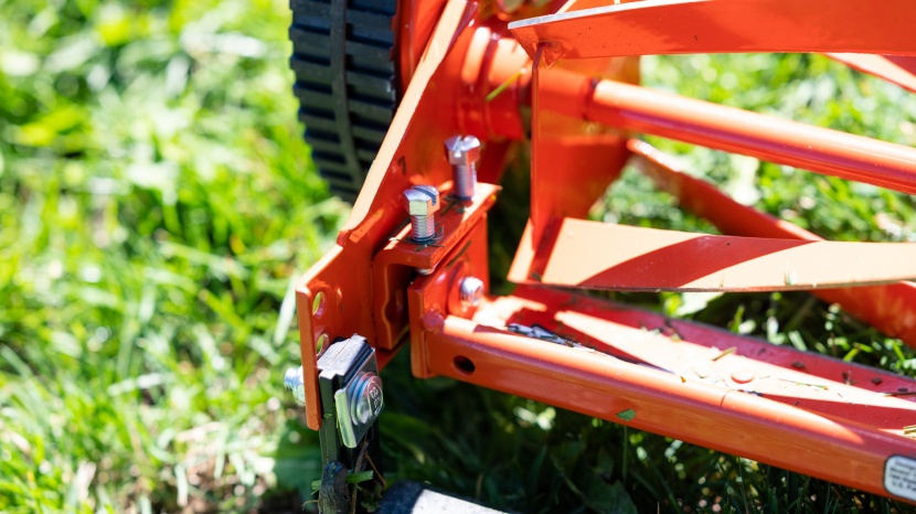 american lawn mower 1204-14 - adjusting the bolt in the foreground, furthest to the left, adjusts...