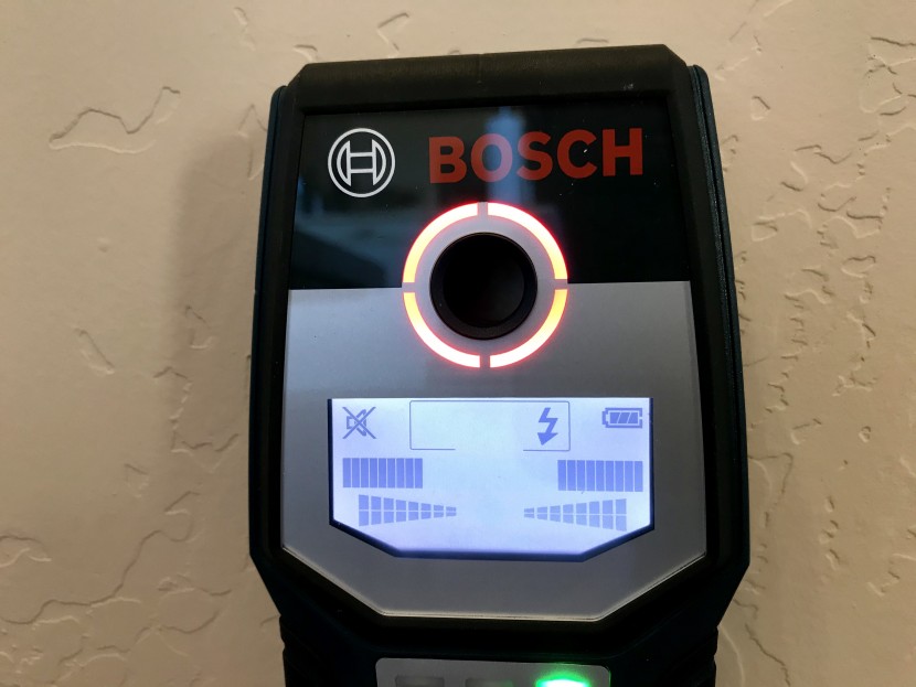 the bosch light around the marking ring flashes red when it's over a...