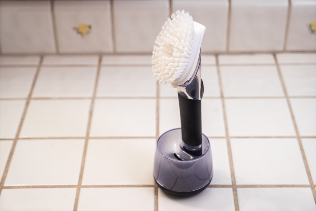 The 5 Best Types Of Cleaning Brushes And Their Uses - Eloise's