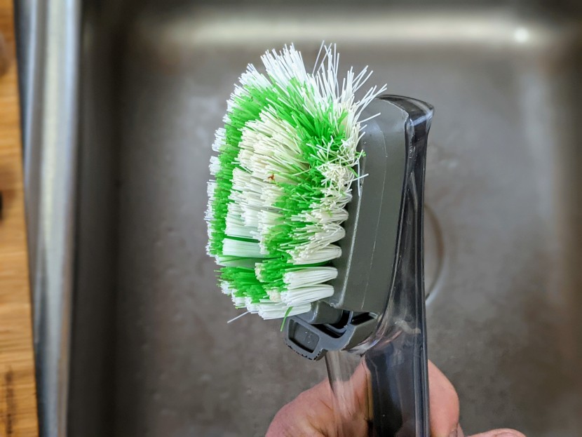 cleaning brush - the steep angle on this brush put excess use on the front bristles...