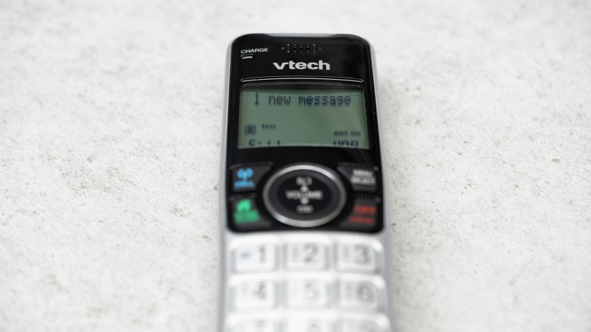 vtech vs112-2 - it&#039;s quite easy to listen to a message or call back a missed call...