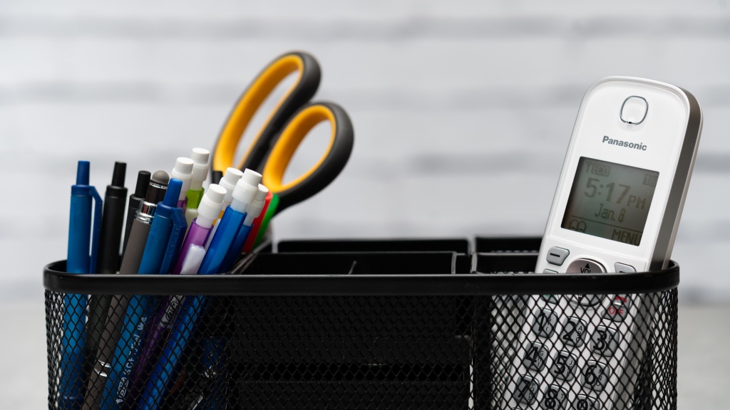 panasonic kx-tgd532w - we do think the panasonic kx-tgd532w is a little short on some of...