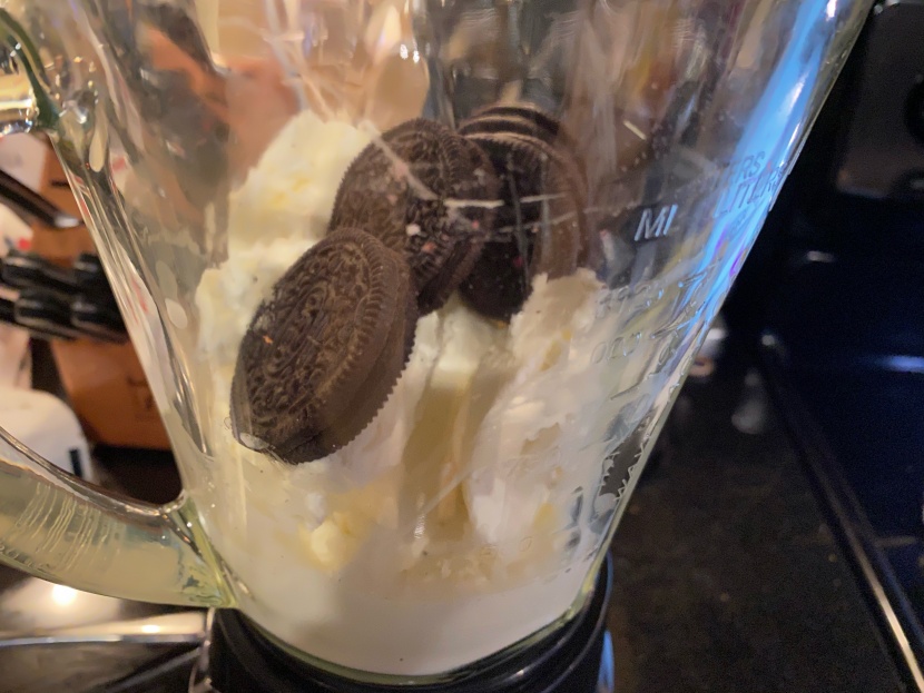 hamilton beach 58148a - the cookies would occasionally bunch up at the neck of the pitcher...