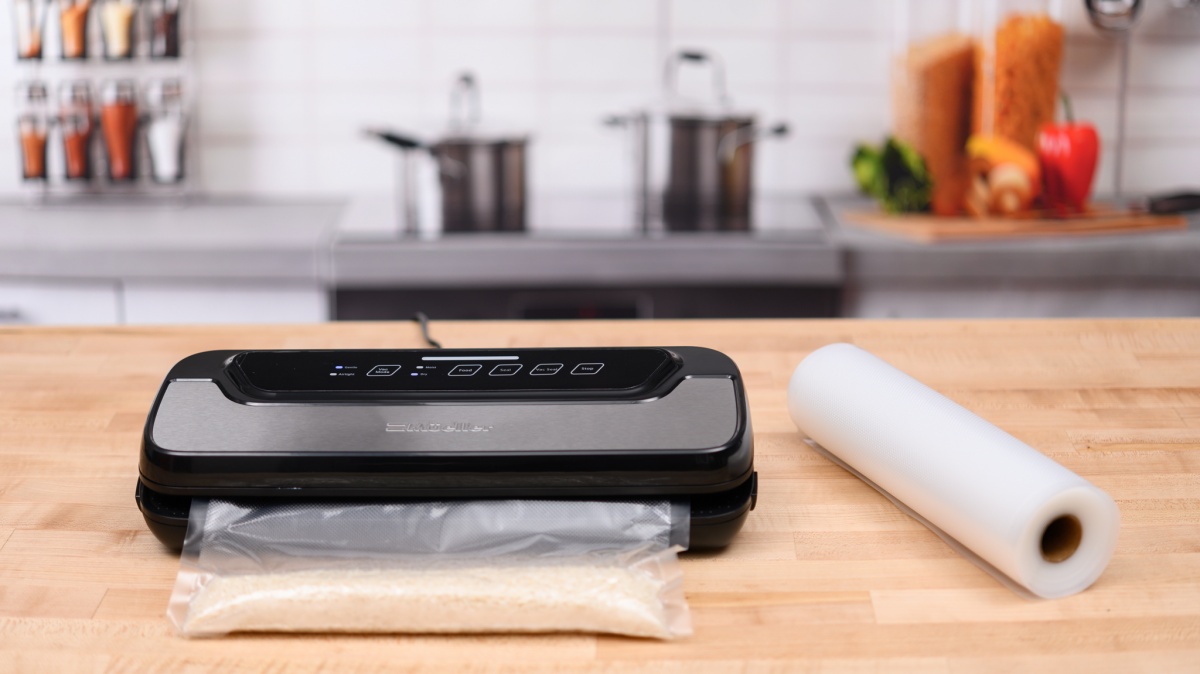 Mueller Vacuum Sealer Review (The Mueller is a champ when it comes to quick sealing times but it requires a cool-down period after sealing 9...)