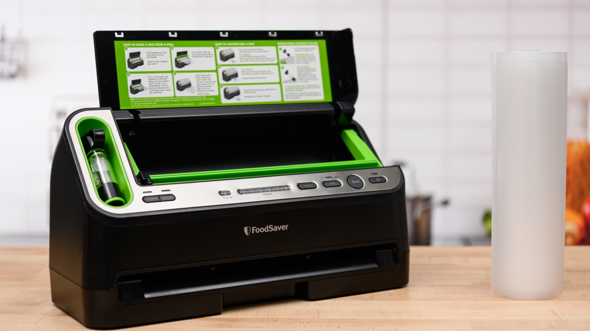 FoodSaver V4400 Review (With all of its well thought out features, the FoodSaver V4400 leads the class in convenience.)