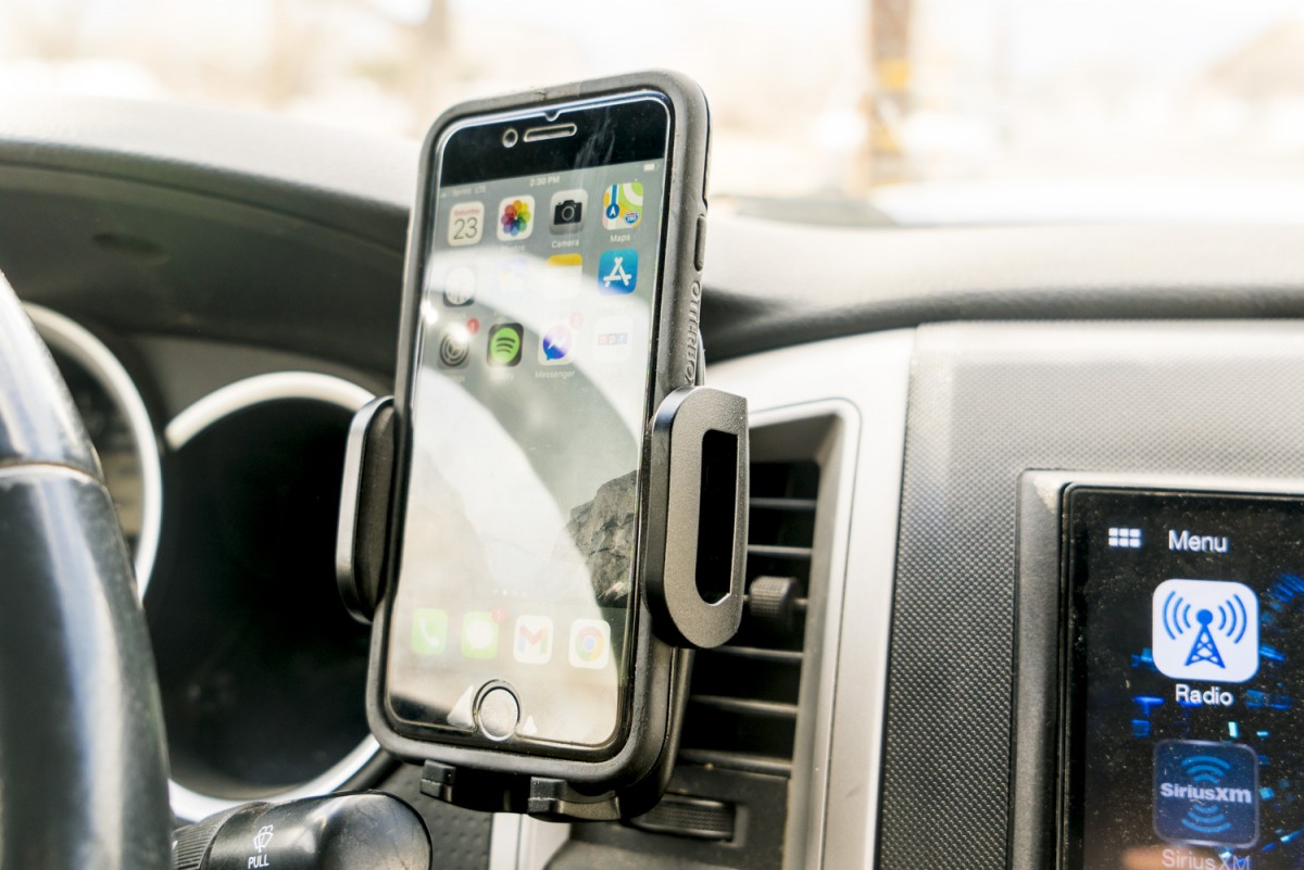 5 most popular car smartphone mounts/holders on