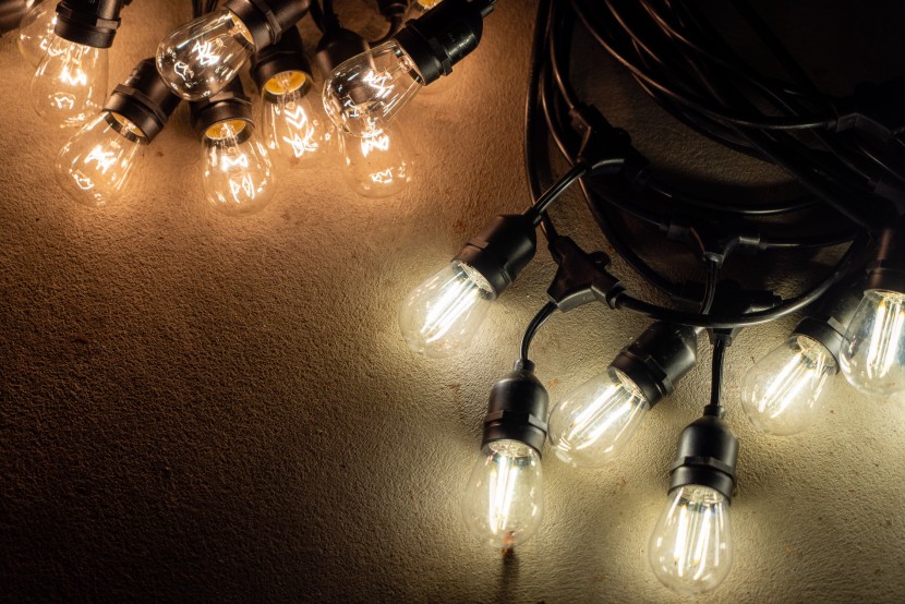 string lights - on the left are incandescent bulbs and on the right are led bulbs.