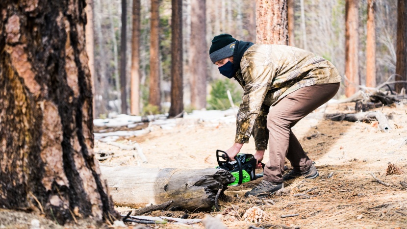 greenworks pro 80v - the greenworks pro 80v made quick work of large pine logs at the job...