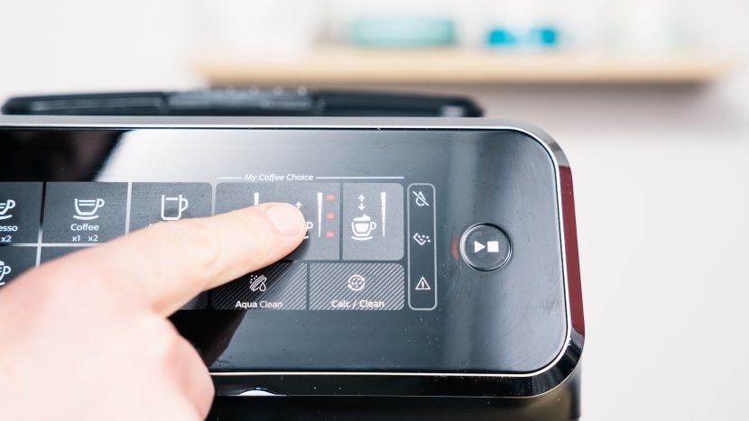 phillips 3200 - the sleek interface and super-automatic nature of the phillips 3200...