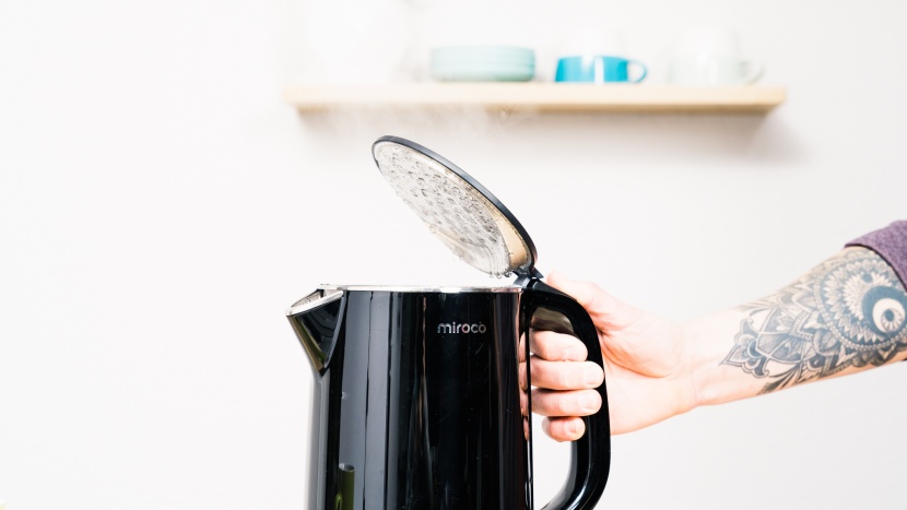 miroco electric kettle - this kettle doesn't offer too many bells and whistles. however, it...