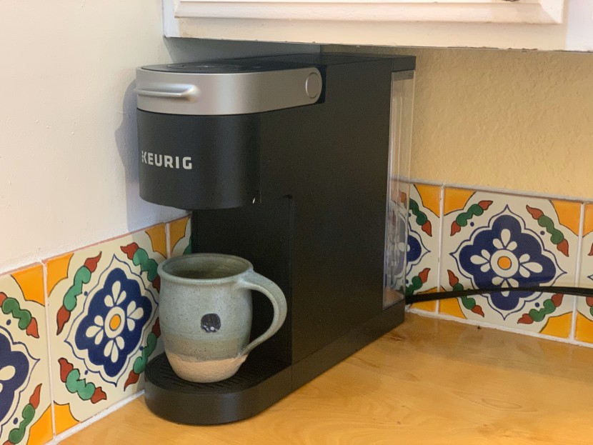 single serve coffee maker - the keurig k-slim easily tucks away into corners and under cabinets.