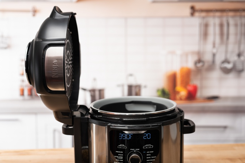 ninja foodi deluxe xl - the permanently attached crisping lid can sometimes get in the way...