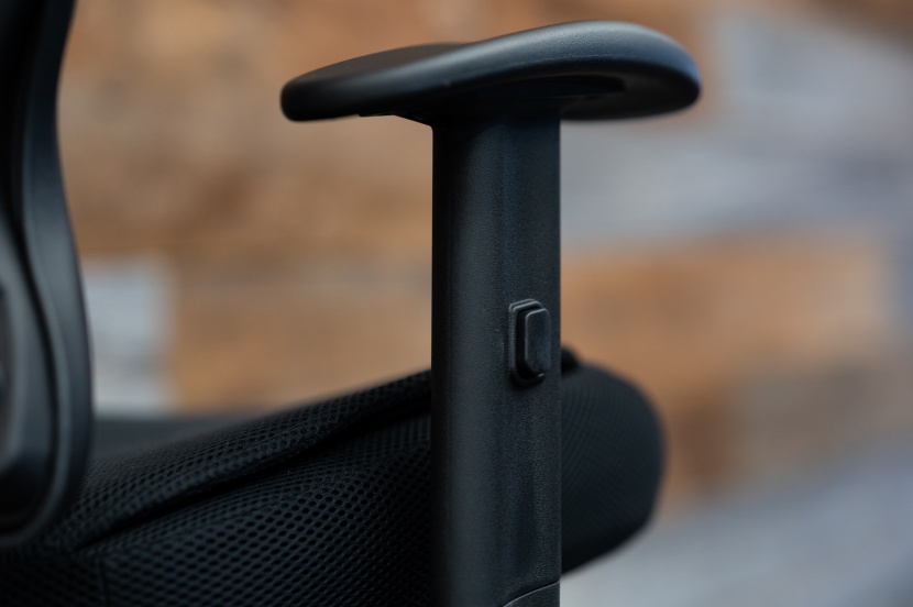 hon wave mesh high-back (hvl702) - the armrests are so-so when it comes to comfort.