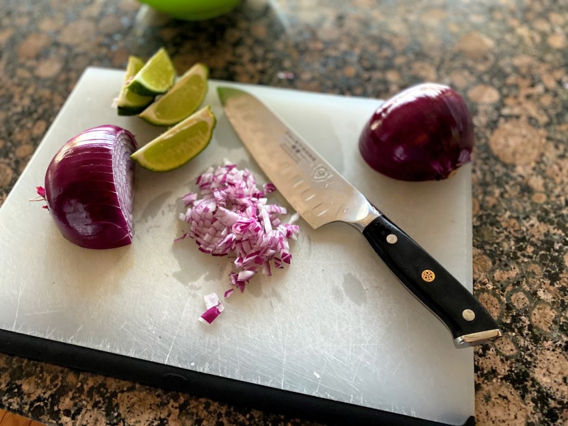 santoku knife - mincing onions is no problem for this knife and it looks attractive...
