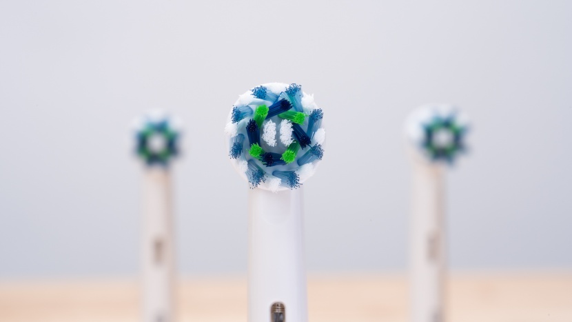 toothbrush head - the oral b cross action is very capable at cleaning.