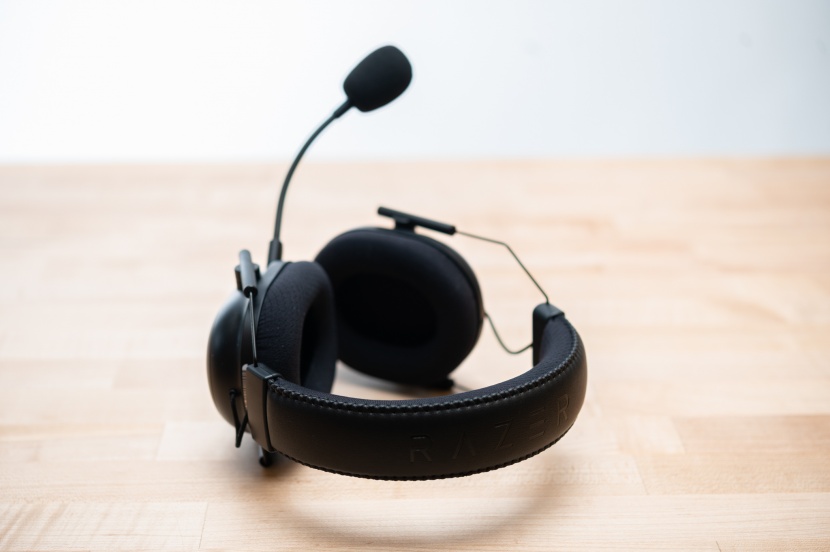 razer black shark v2 pro - the microphone does a good job of filtering out background...