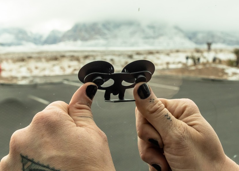 uniden dfr7 - the windshield mount comes off easily in the presence of moisture...