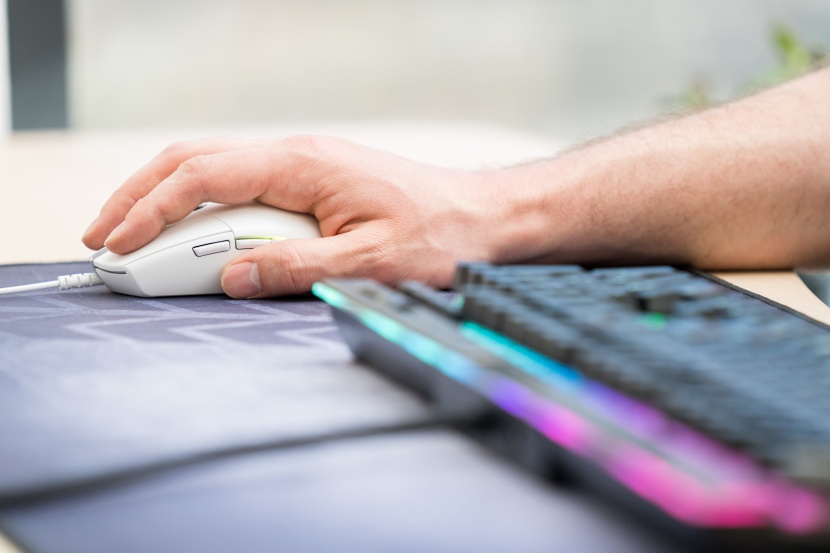 logitech g203 prodigy - the logitech&#039;s plain exterior belies the quality of its components...