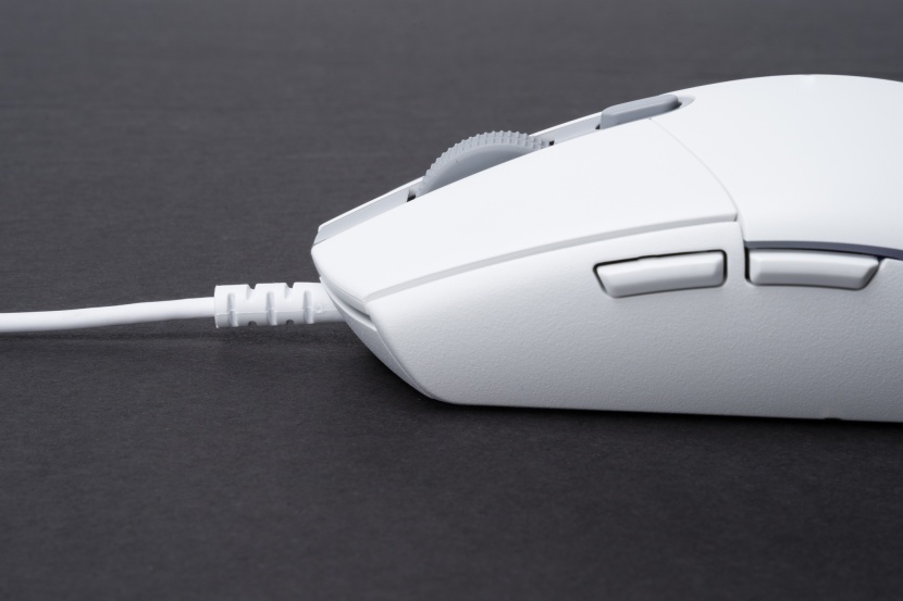 logitech g203 prodigy - one of our main complaints about this mouse is focuses on the stiff...