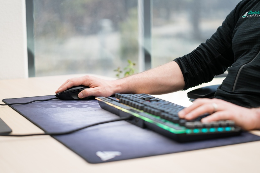 razer basilisk v2 - this mouse pack a full arsenal of gaming specific features that give...