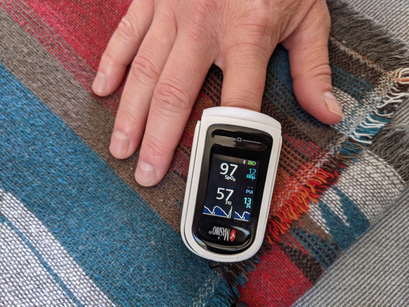 pulse oximeter - the mightysat tracks your blood oxygenation, pulse rate, perfusion...