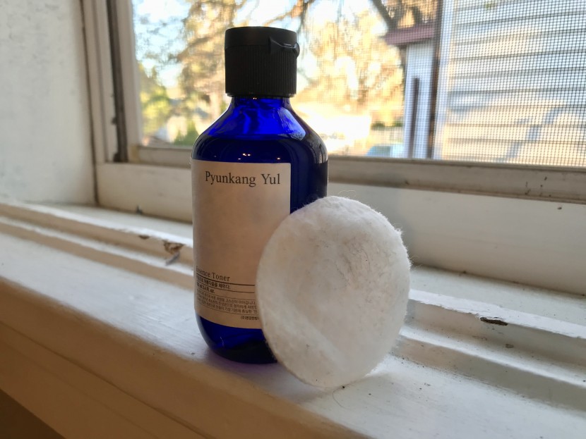 facial toner - pyunkang yul effectively picked up plenty of dirt and stray eye...