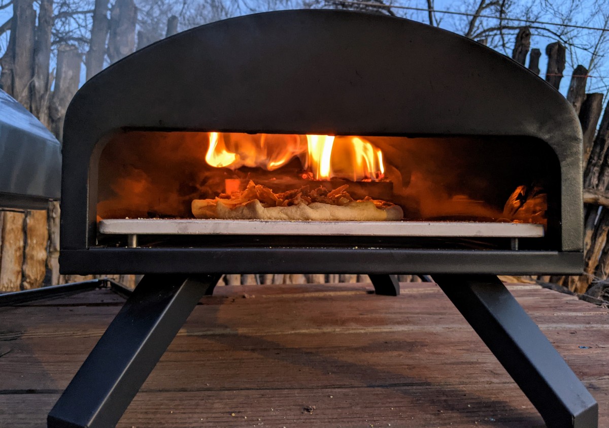 Bertello Outdoor Review (The Bertello Outdoor has a sleek profile and produces great pies no matter what fuel source you prefer.)