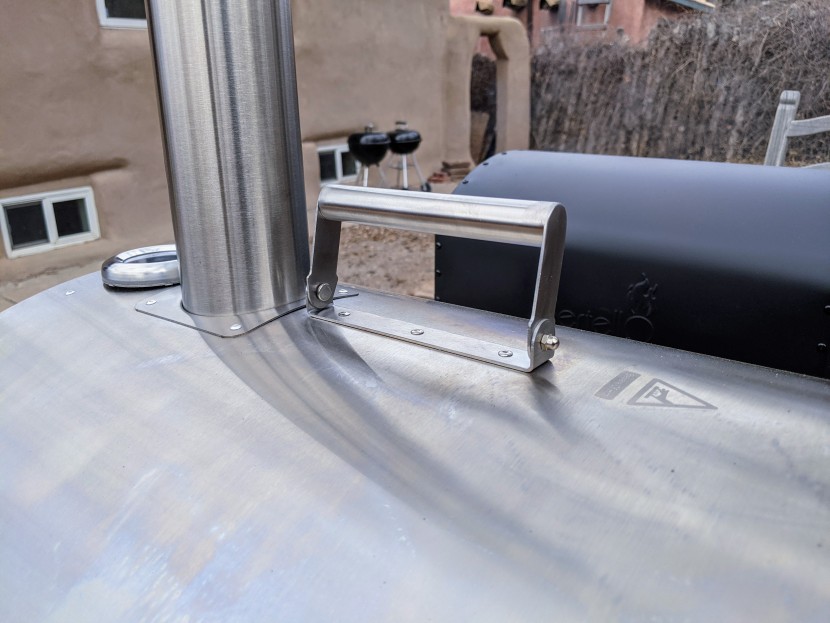 deco chef outdoor - the oven body is fitted with a carrying handle, which is a nice...