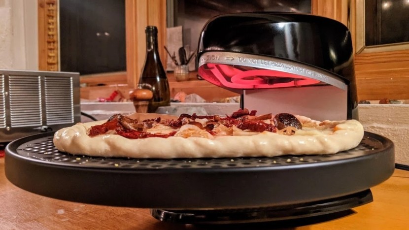 presto pizzazz plus - though capable of making fresh pizzas, the presto pizzazz is better...