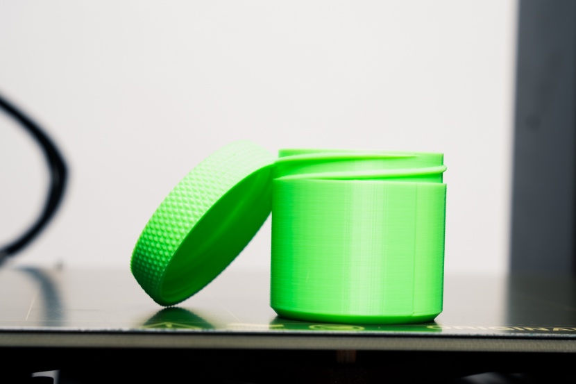 prusa i3 mk3s+ - the pla version of this jar threaded together easily.