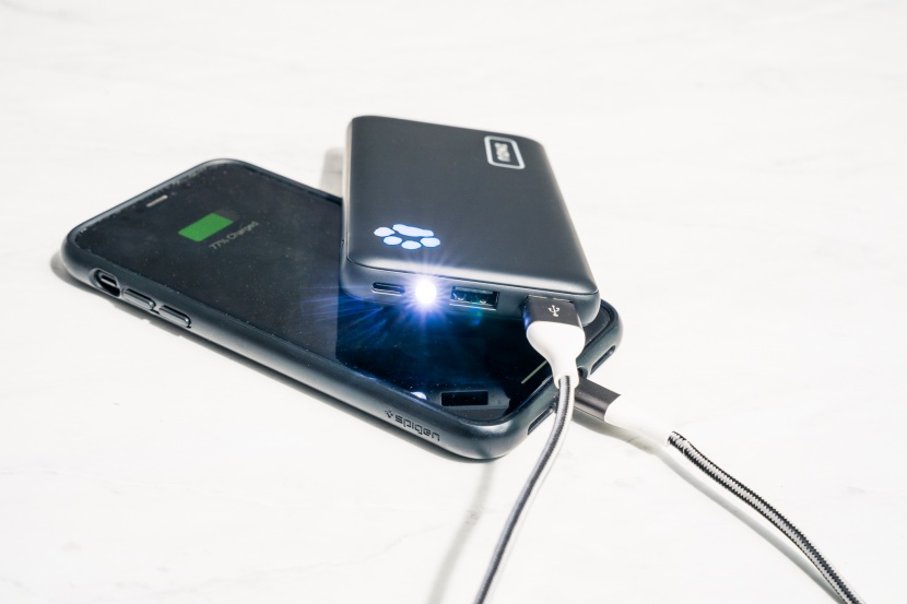 iniu portable charger 10000 - the iniu 10000 did quite well in our charging efficiency tests.