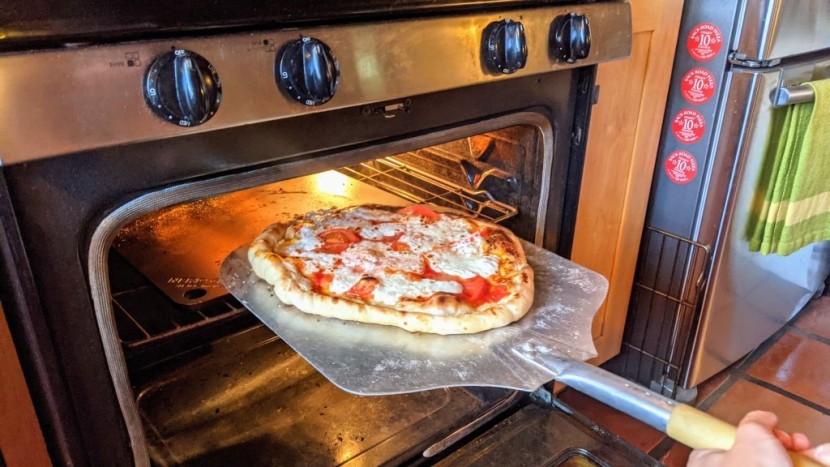 pizza oven - the nerdchef steel is an inexpensive way to bake beautiful pizzas...